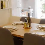 Sea La Vie - Beachfront Retreat