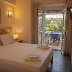 Sea La Vie - Beachfront Retreat * 루트라키