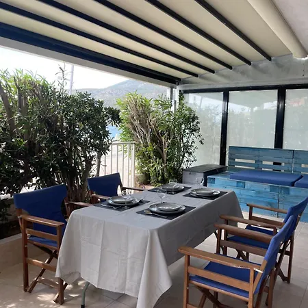 Sea La Vie - Beachfront Retreat * Loutraki (Corinthia)