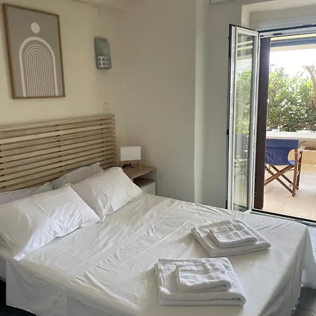 Sea La Vie - Beachfront Retreat Loutraki (Corinthia)
