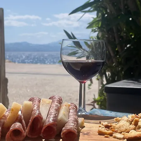 Sea La Vie - Beachfront Retreat * Loutraki (Corinthia)