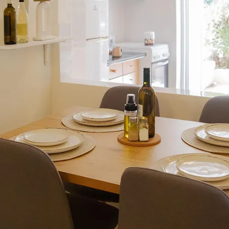 Sea La Vie - Beachfront Retreat