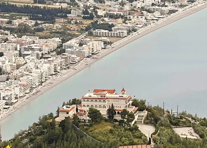 Sea La Vie - Beachfront Retreat דירה