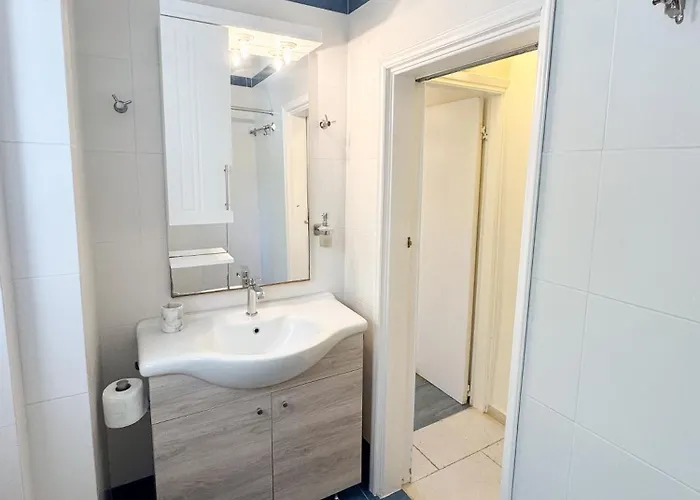 Sea La Vie - Beachfront Retreat *