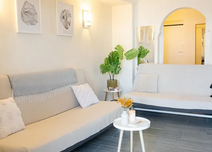 Sea La Vie - Beachfront Retreat דירה